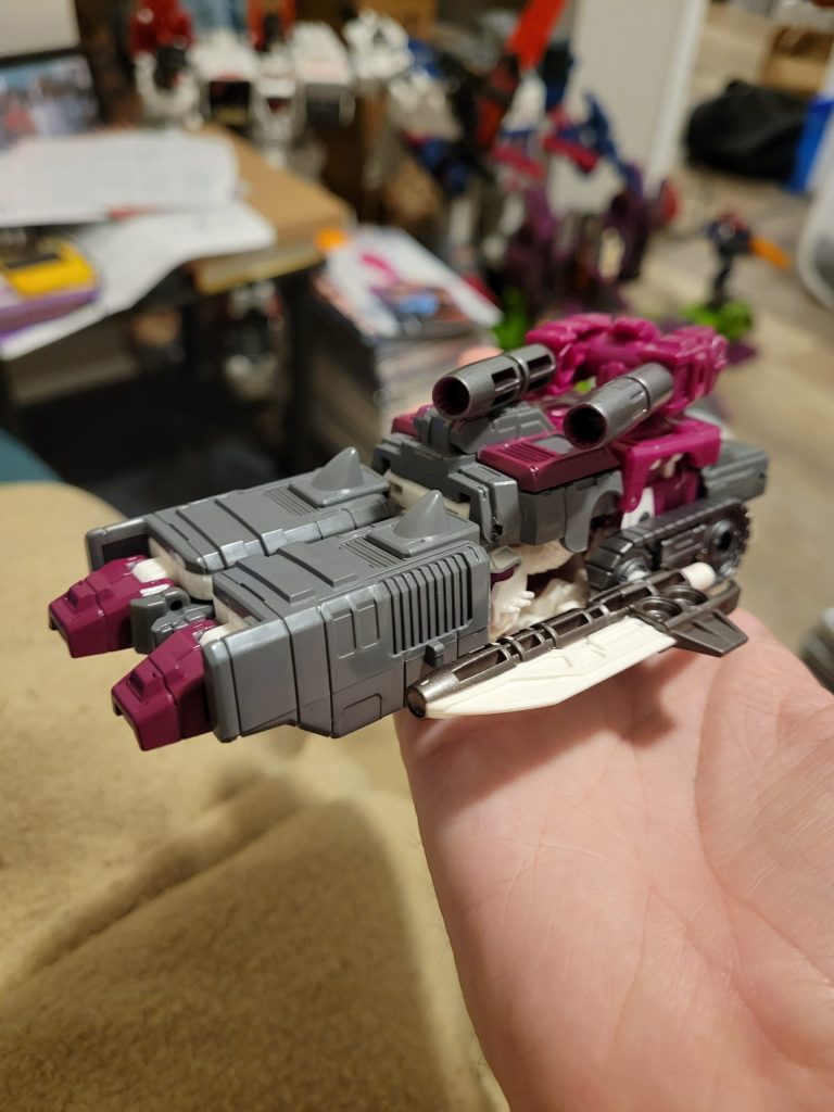 Transformers Legacy Skullgrin in his utterly terrible tank mode.